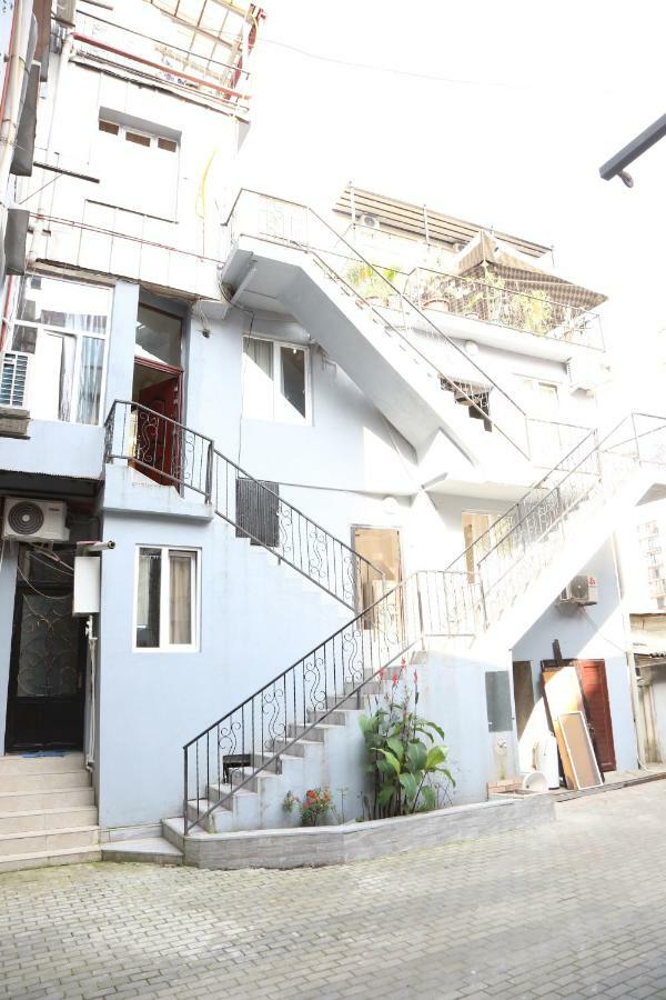 Makvalas Apartment In Batumi Centre ภายนอก รูปภาพ