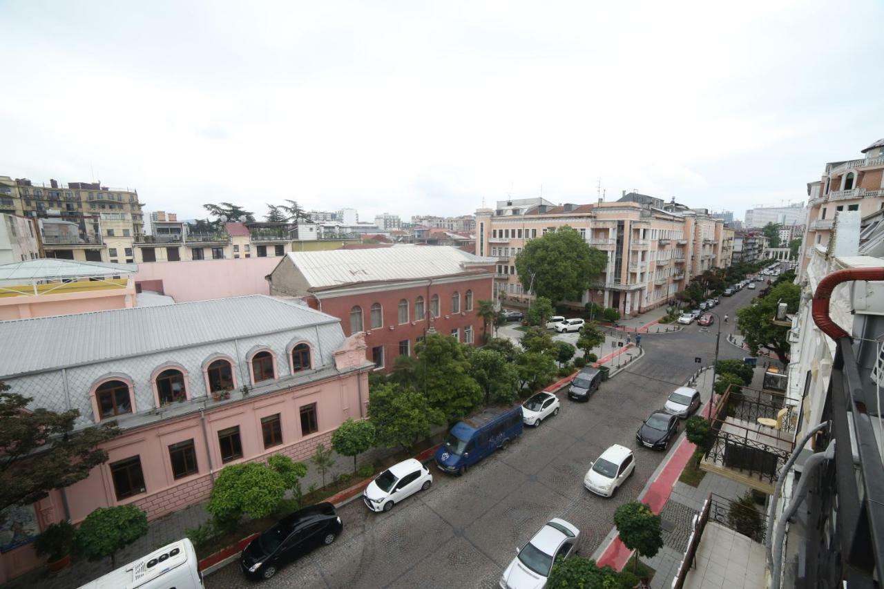 Makvalas Apartment In Batumi Centre ภายนอก รูปภาพ