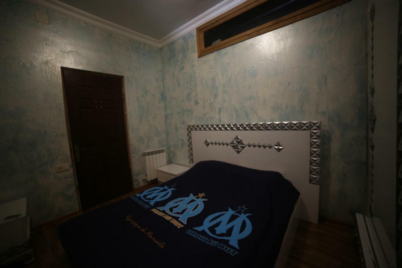 Makvalas Apartment In Batumi Centre ภายนอก รูปภาพ