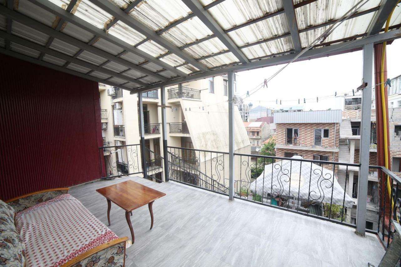 Makvalas Apartment In Batumi Centre ภายนอก รูปภาพ