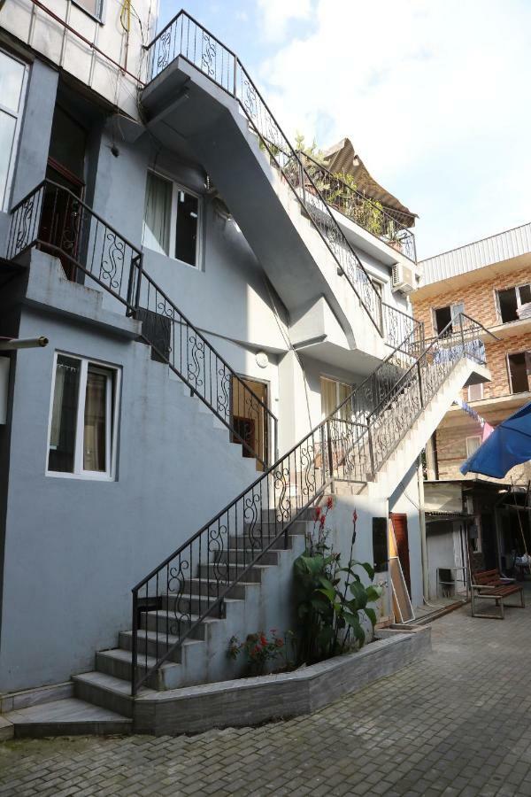 Makvalas Apartment In Batumi Centre ภายนอก รูปภาพ